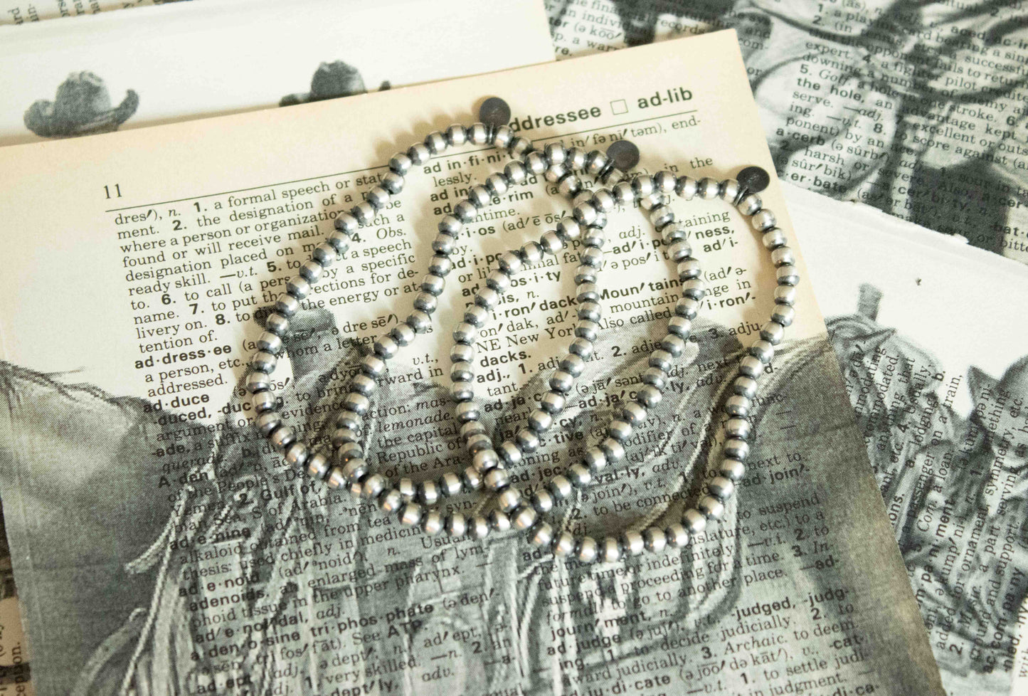 THE OAKLEY PEARL BRACELET