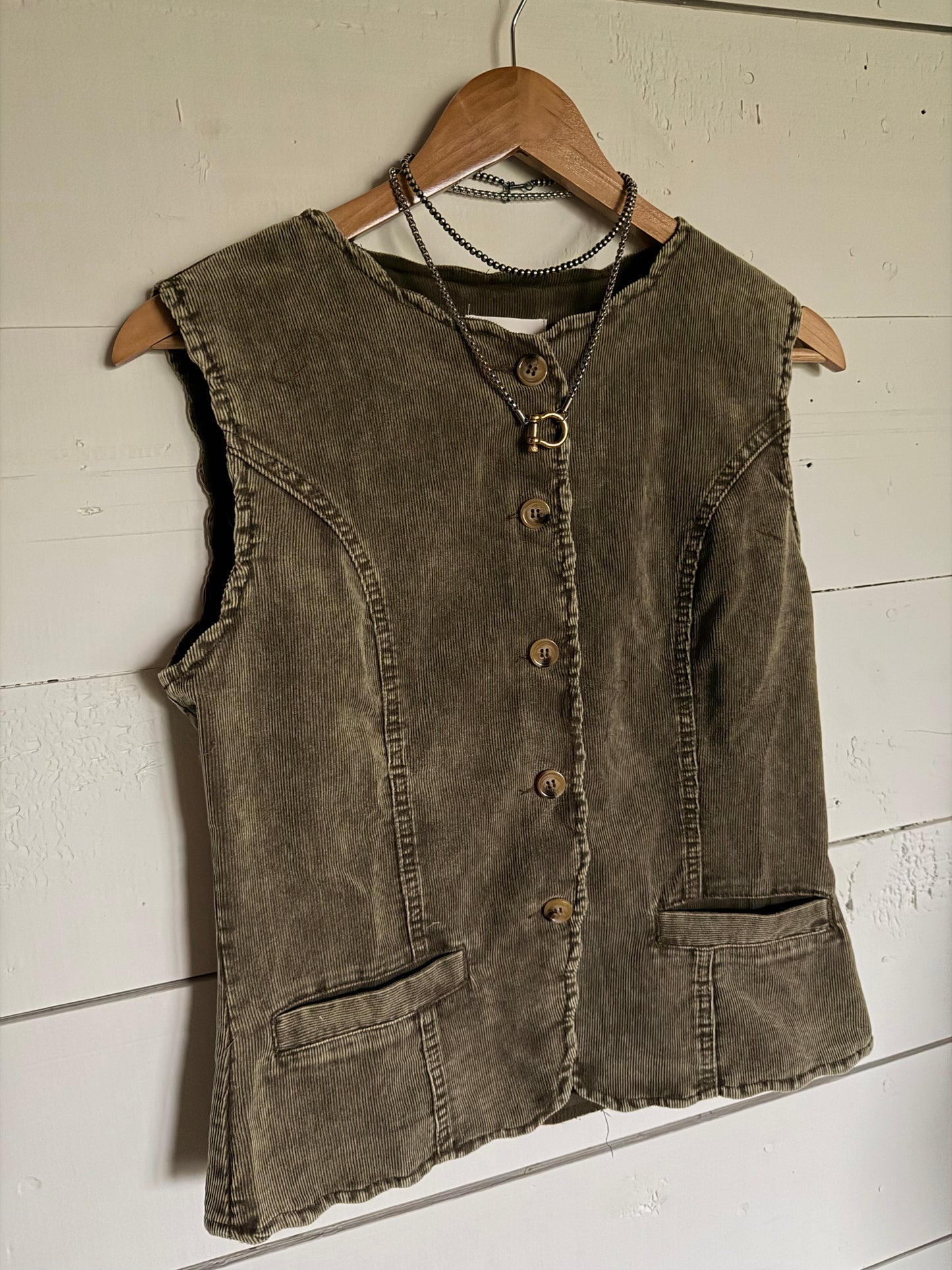 THE VINTAGE VEST